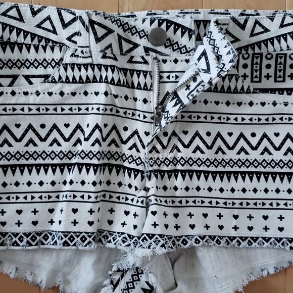 H&M SHORTS - Picture 4 of 6